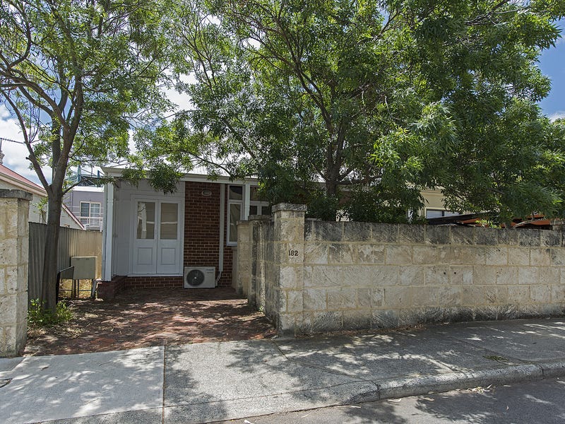 Beautiful unfurnished home with tranquil backyard in prime location!
