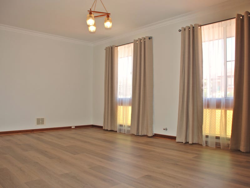 ALL NEW INTERIOR, BEAUTIFULLY RENOVATED 4