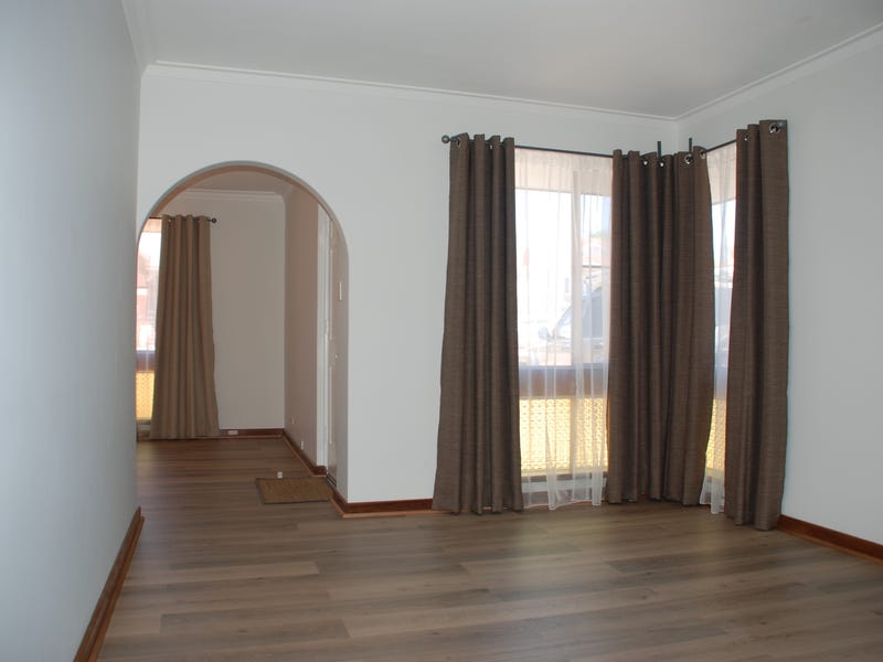 ALL NEW INTERIOR, BEAUTIFULLY RENOVATED 5