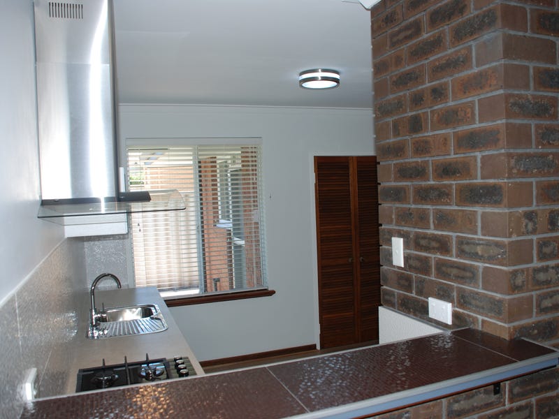 ALL NEW INTERIOR, BEAUTIFULLY RENOVATED 6