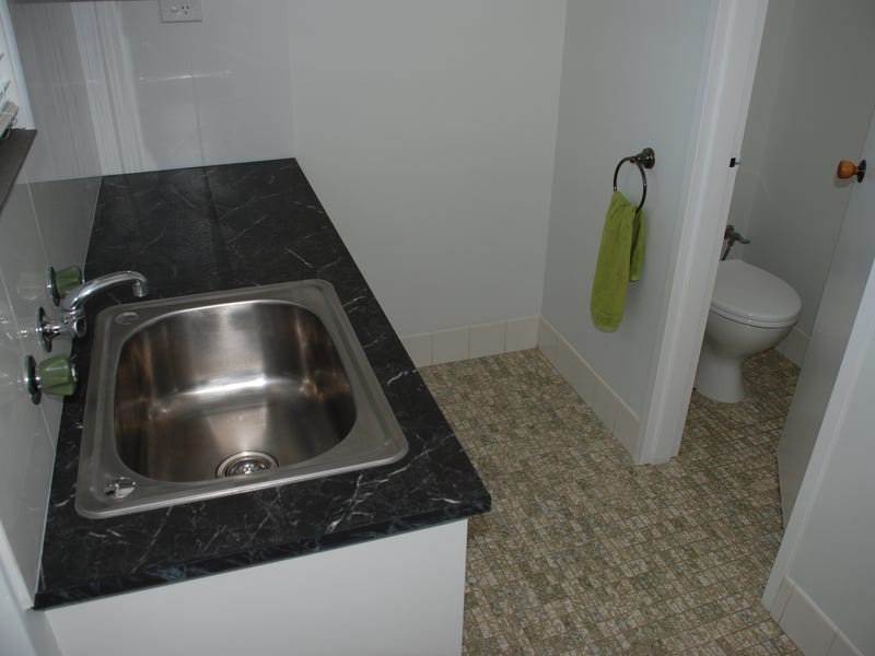 ALL NEW INTERIOR, BEAUTIFULLY RENOVATED 10