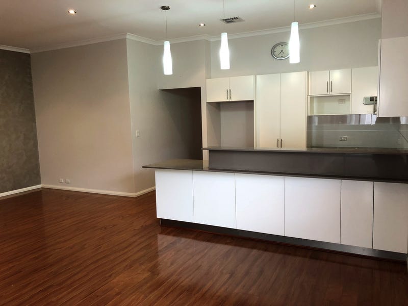 Modern Living and Easy to 5