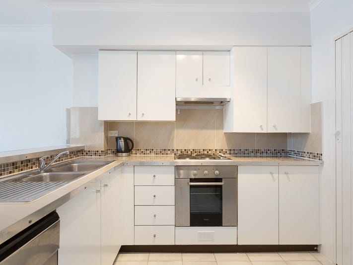 Light filled inner city apartment 2