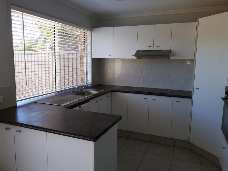 SPACIOUS 3 BEDROOM TOWN HOUSE 5