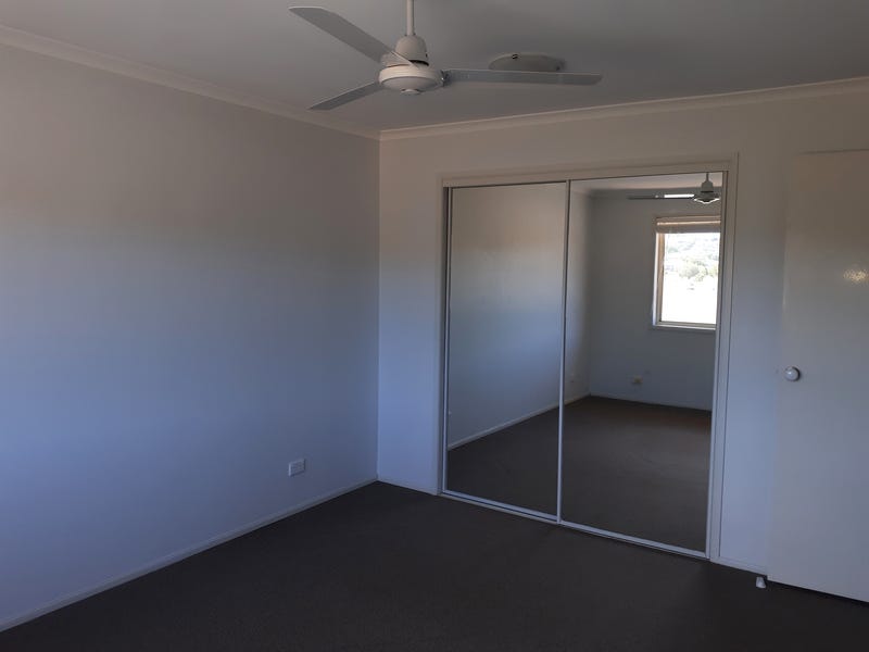 SPACIOUS 3 BEDROOM TOWN HOUSE 6