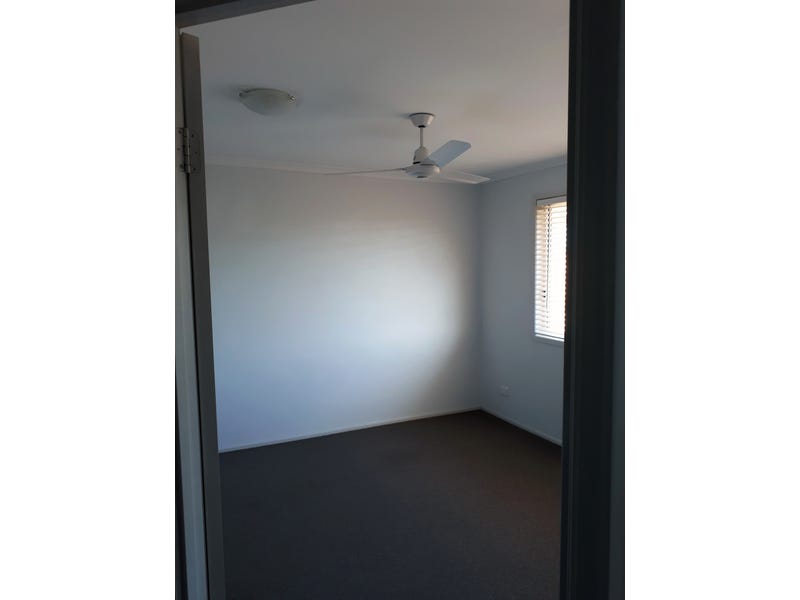 SPACIOUS 3 BEDROOM TOWN HOUSE 9