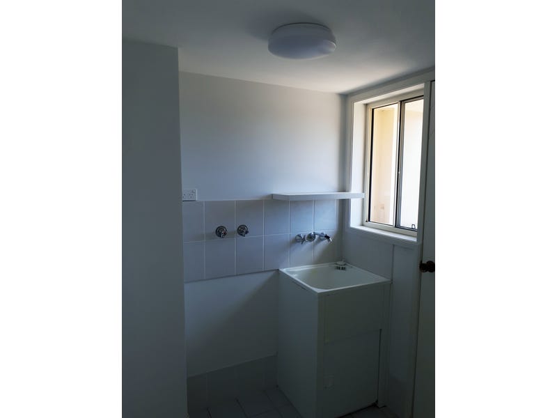 SPACIOUS 3 BEDROOM TOWN HOUSE 13