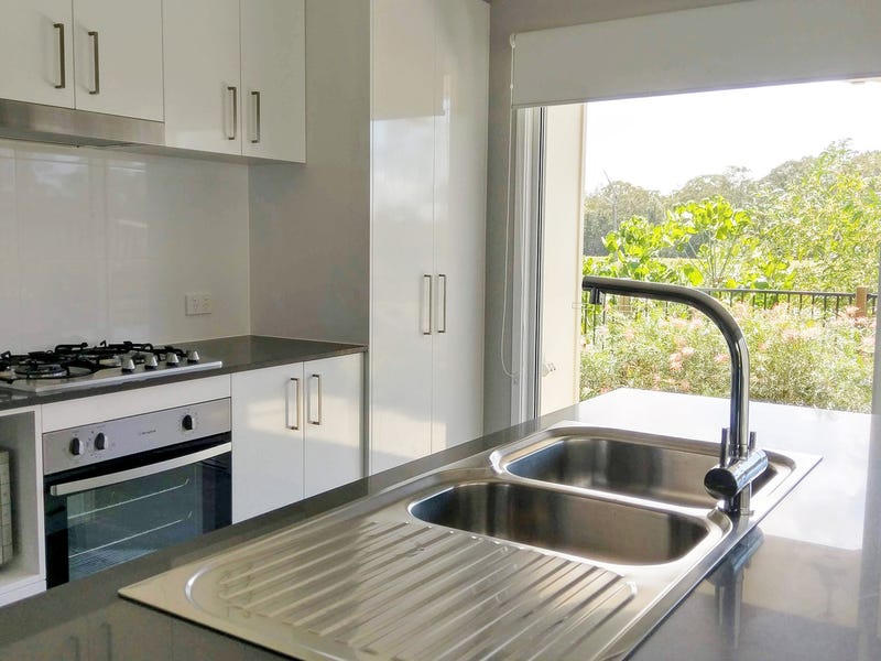 Beautiful near-new, low maintenance home 6