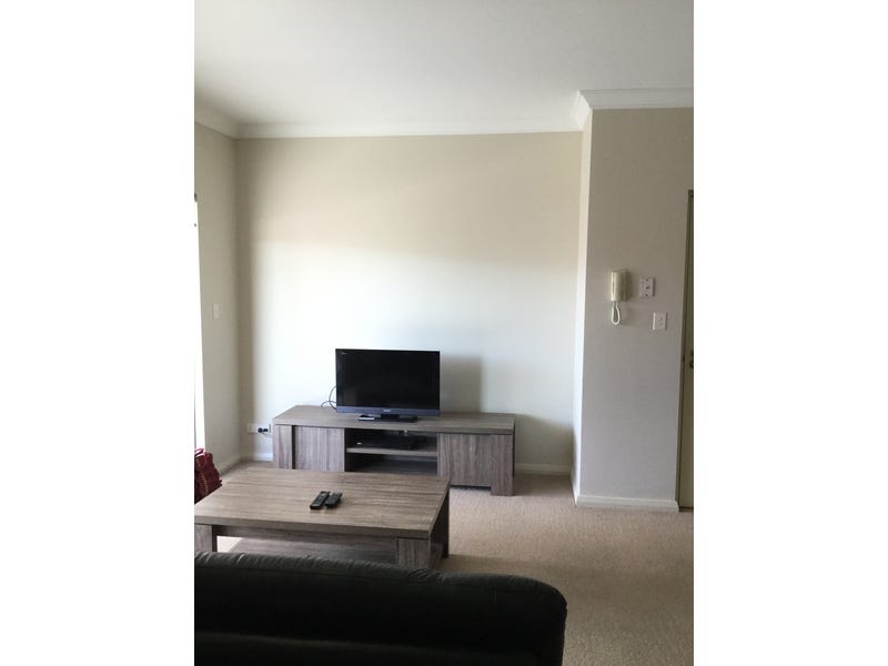Two bedroom furnished apartment for 3