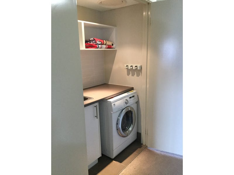 Two bedroom furnished apartment for 6