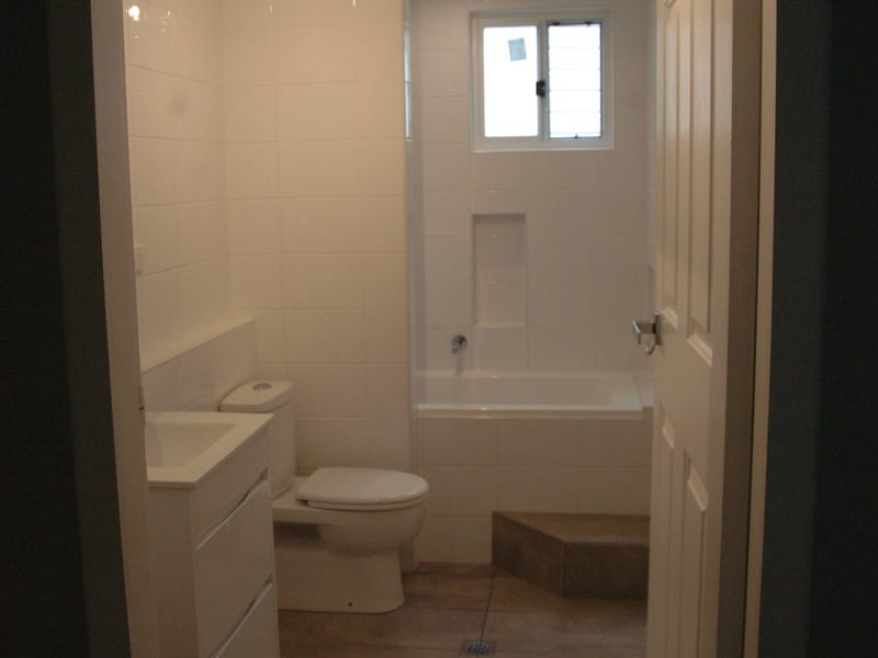 Renovated 1 bedroom granny flat 4