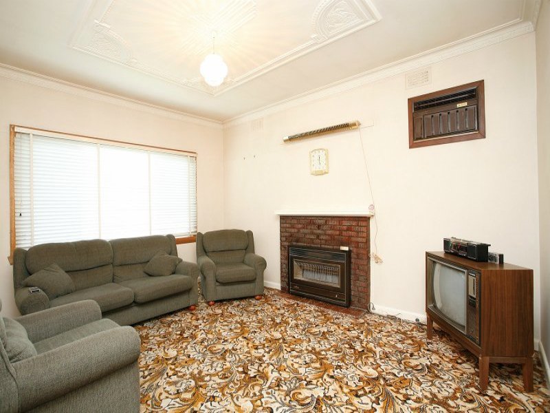 Lovely Weatherboard Home in the 2