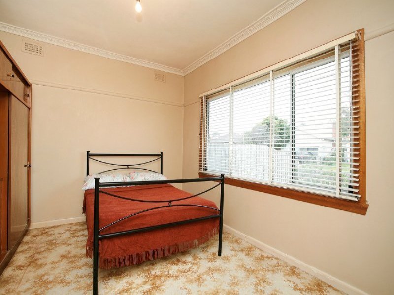 Lovely Weatherboard Home in the 5