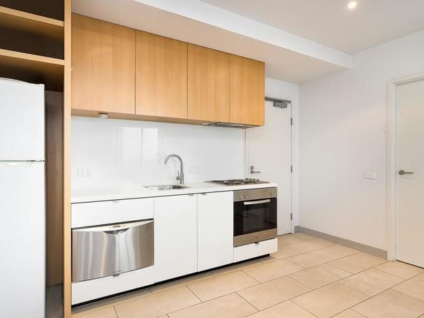 Light filled apartment by the 2