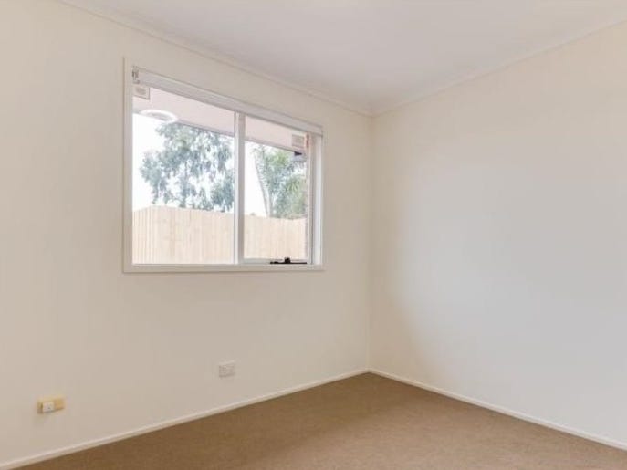 LARGE UNIT WITH OWN FRONTAGE 7