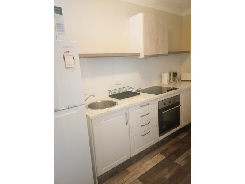 $470 p.w 2Brm FURNISHED Apart. 4
