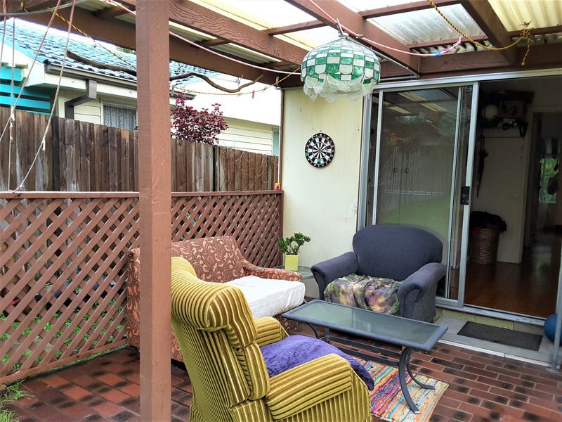 *** LEASED *** Cosy 2 3