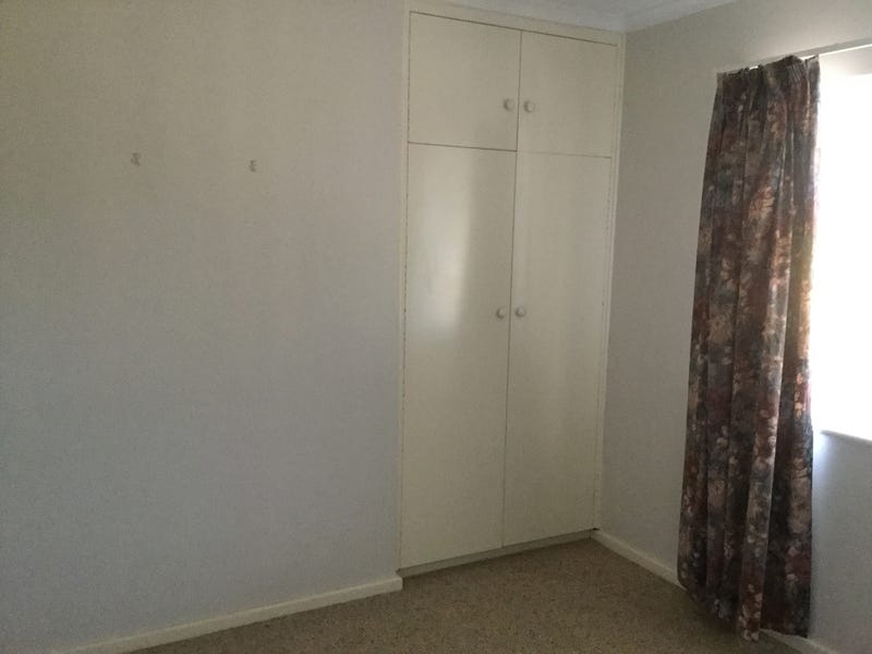 Large 2 bedroom unit for 4