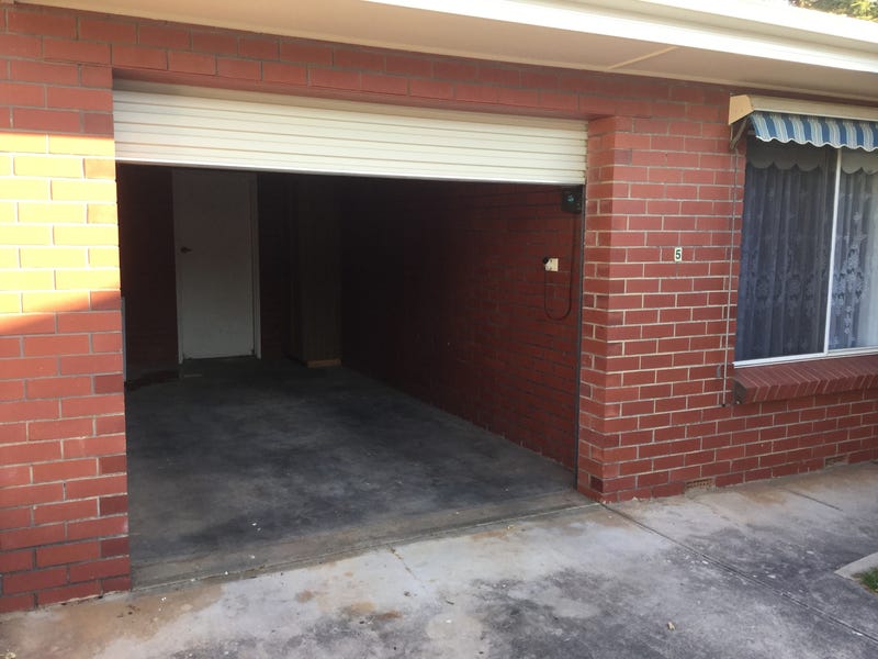 Large 2 bedroom unit for 10
