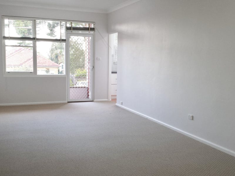 Aircon, two car garage. Convenient, 2