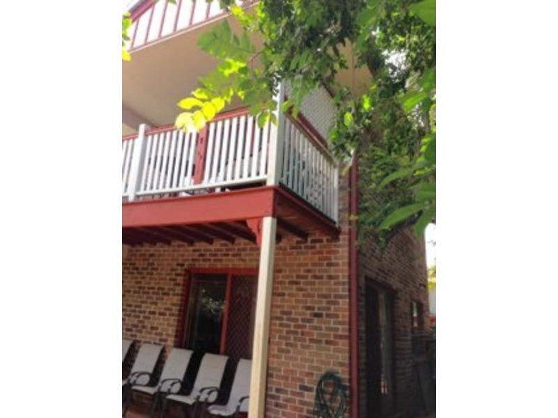 CORINDA FULLY FURNISHED TOWNHOUSE 2