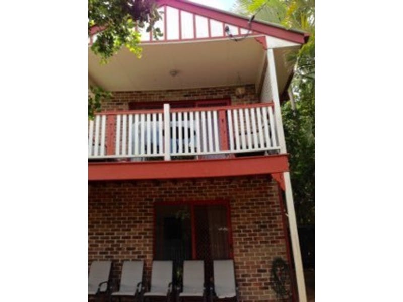 CORINDA FULLY FURNISHED TOWNHOUSE 3