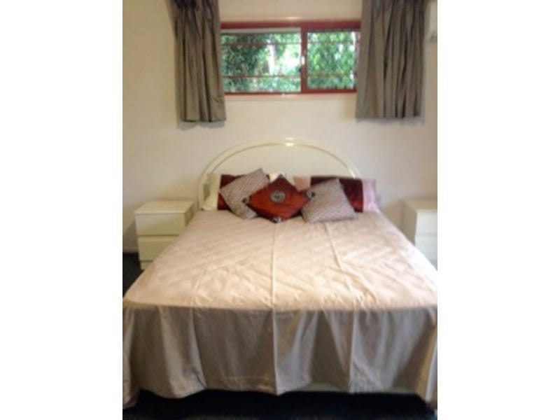CORINDA FULLY FURNISHED TOWNHOUSE 13