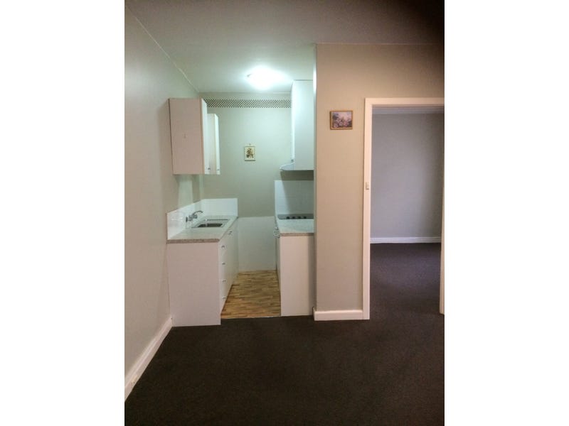 Delightful and bright street facing one bedroom ground floor apartment