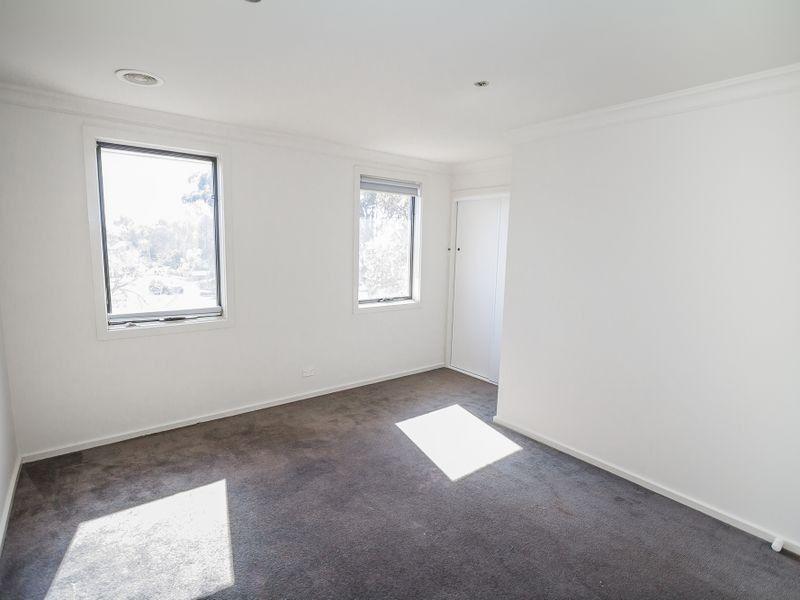Modern Town house in quiet 8