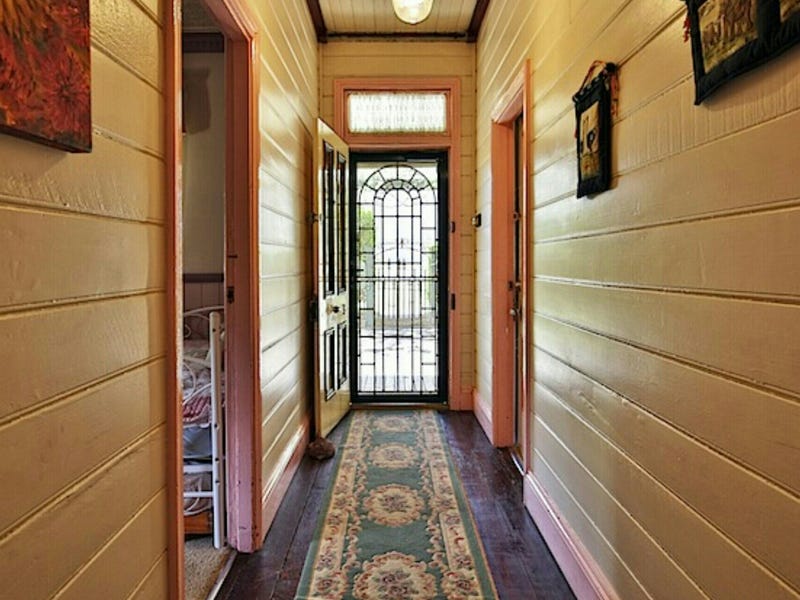 HISTORIC CHARACTER FILLED VICTORIAN HOME 7