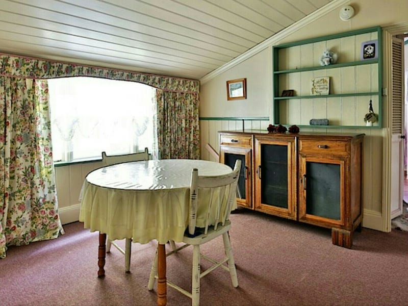 HISTORIC CHARACTER FILLED VICTORIAN HOME 8