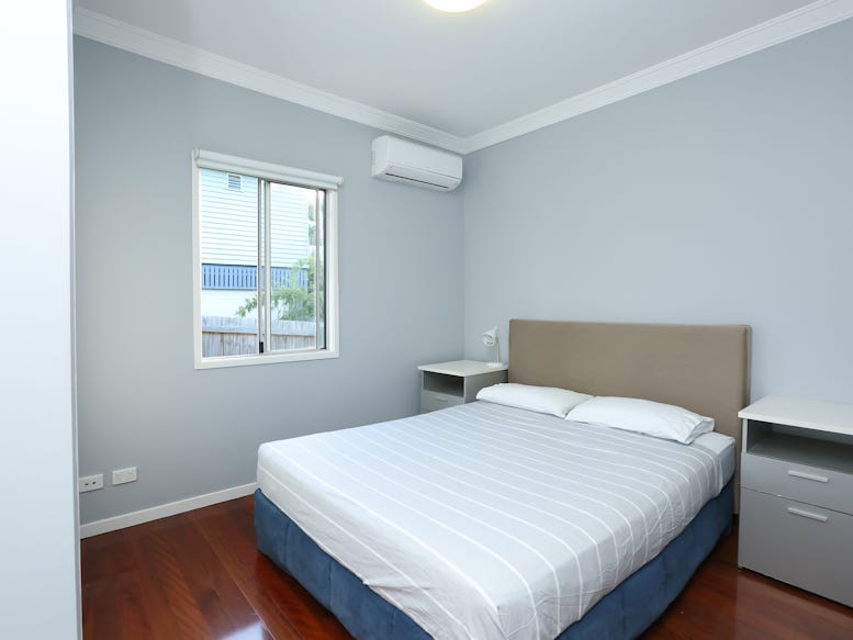 Large Home in Tarragindi – 10