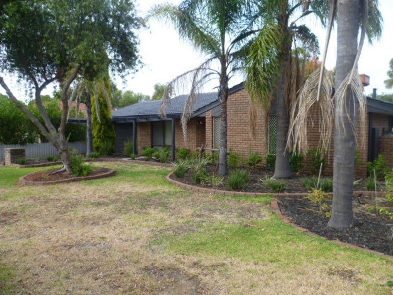 4 Bluejay Gardens Ballajura $320 8