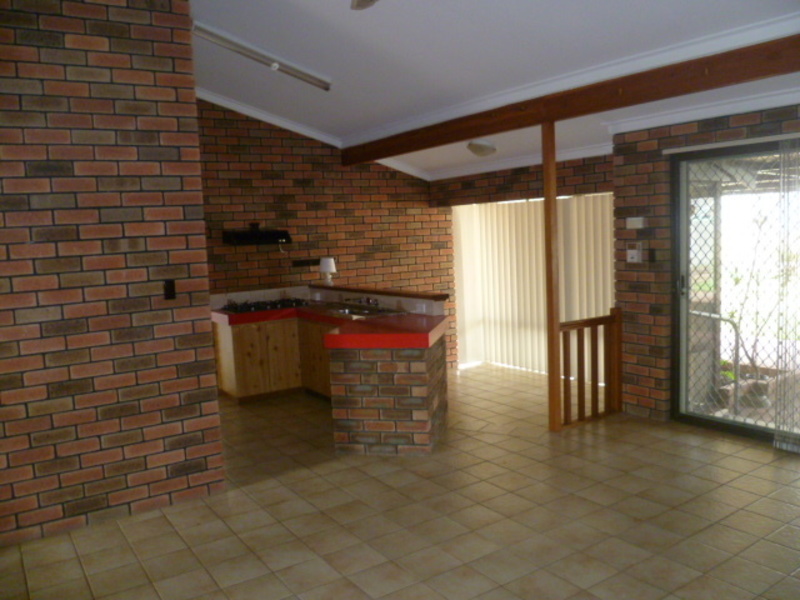 4 Bluejay Gardens Ballajura $320 14