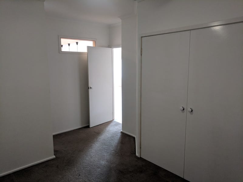 Large 3 bedroom Apartment 4