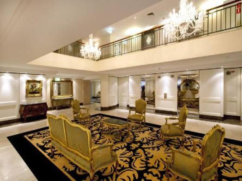 Application received : Pet friendly Luxury 1 bedroom apartment with Concierge, pool, gym and transport.
