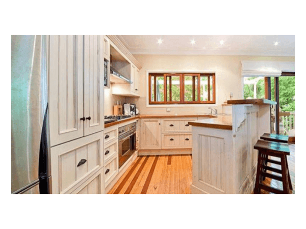 3 bedroom, upper level duplex, Electricity/gas/water all included in rent