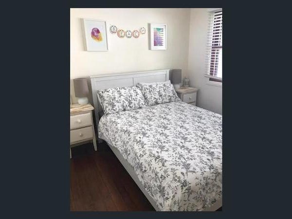 3 bedroom, upper level duplex, 6