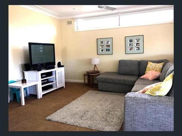 3 bedroom, upper level duplex, 9