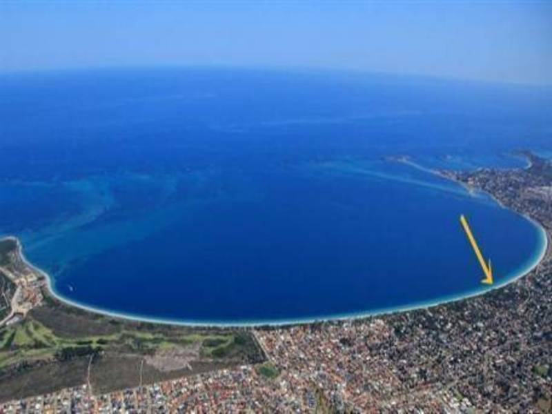 ULTIMATE BEACHSIDE LIVING. 150 METRES 2