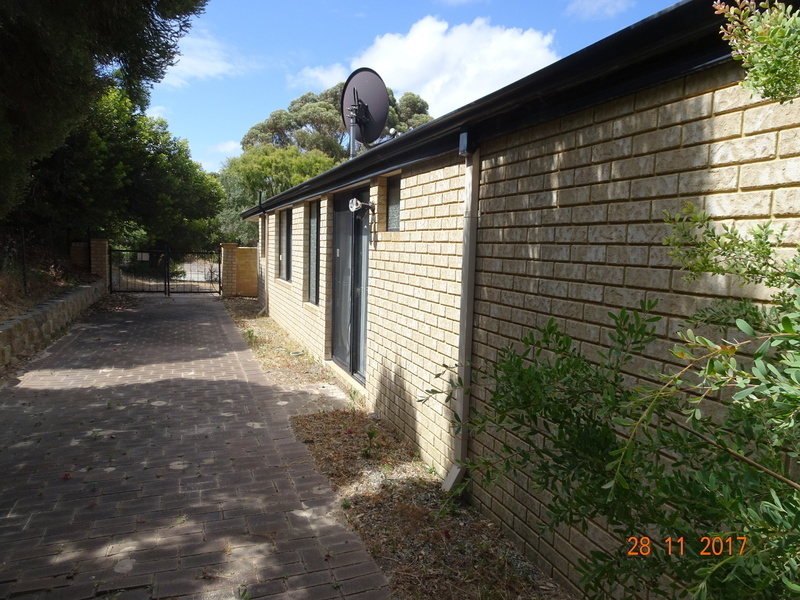ULTIMATE BEACHSIDE LIVING. 150 METRES 13