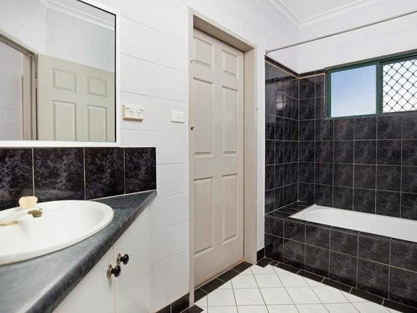 3 Bedroom Family Home on 2