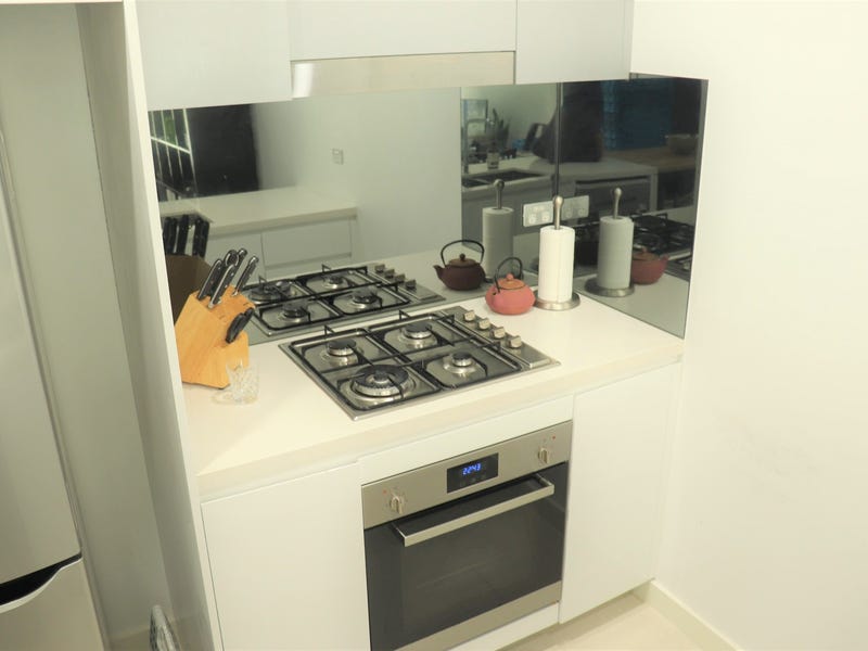 LEASED :One Bedroom with Study 4