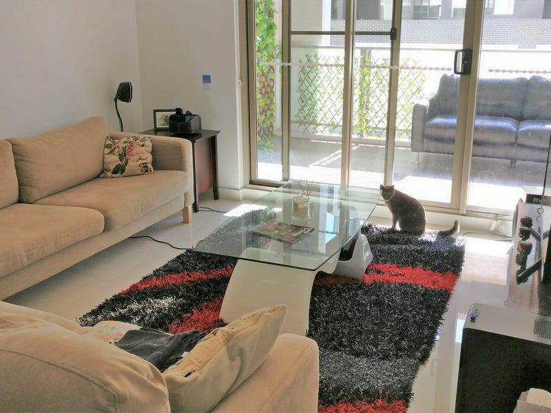 LEASED :One Bedroom with Study 8