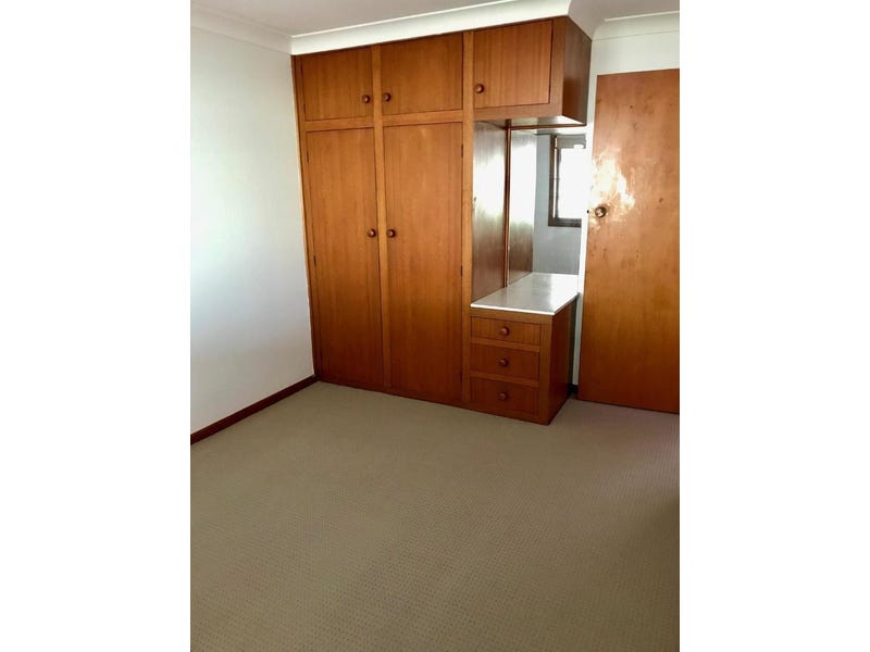 Newly renovated house with secure 7