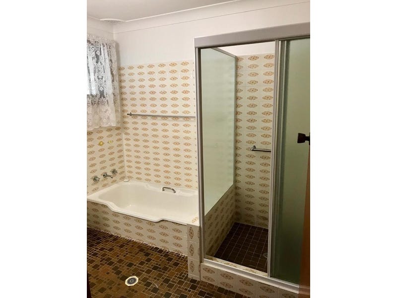 Newly renovated house with secure 10