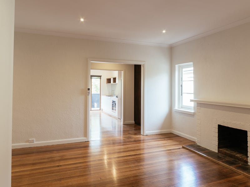 Modern First Floor Apartment 3
