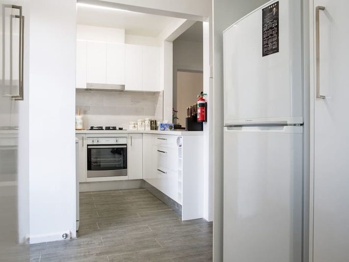 3BD APPARTMENT  1BR, FULLY 2