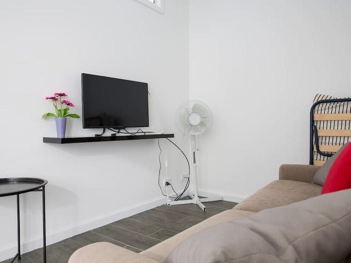 3BD APPARTMENT  1BR, FULLY 4