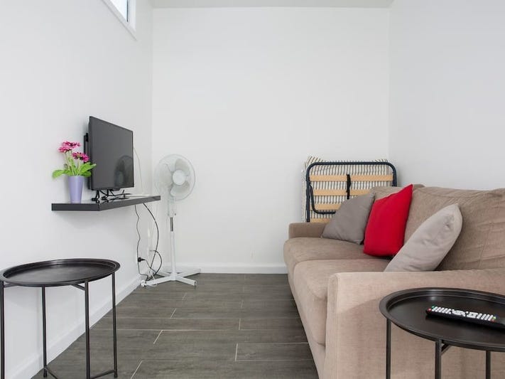 3BD APPARTMENT  1BR, FULLY 5